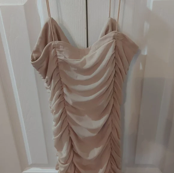 Dress - Picture 1 of 4